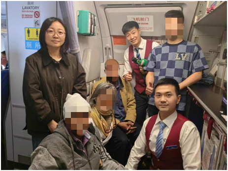 万米高空抢救外籍乘客，丹东女医生真棒！